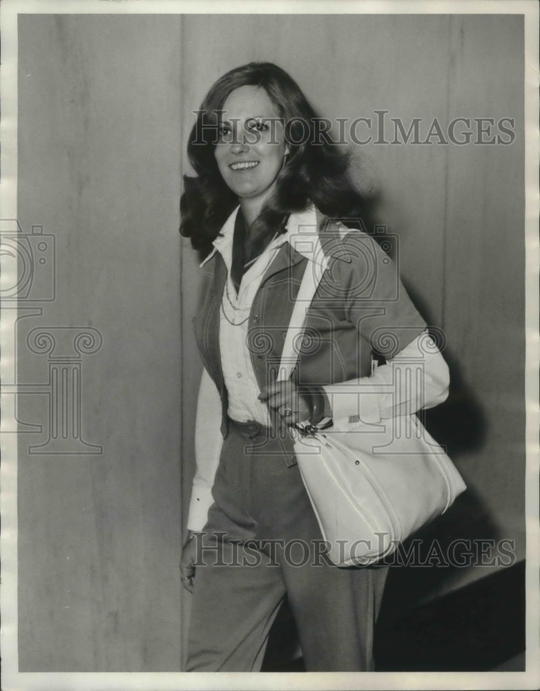 1974 Press Photo Witness Barbara Hodge - abno05691 - Historic Images