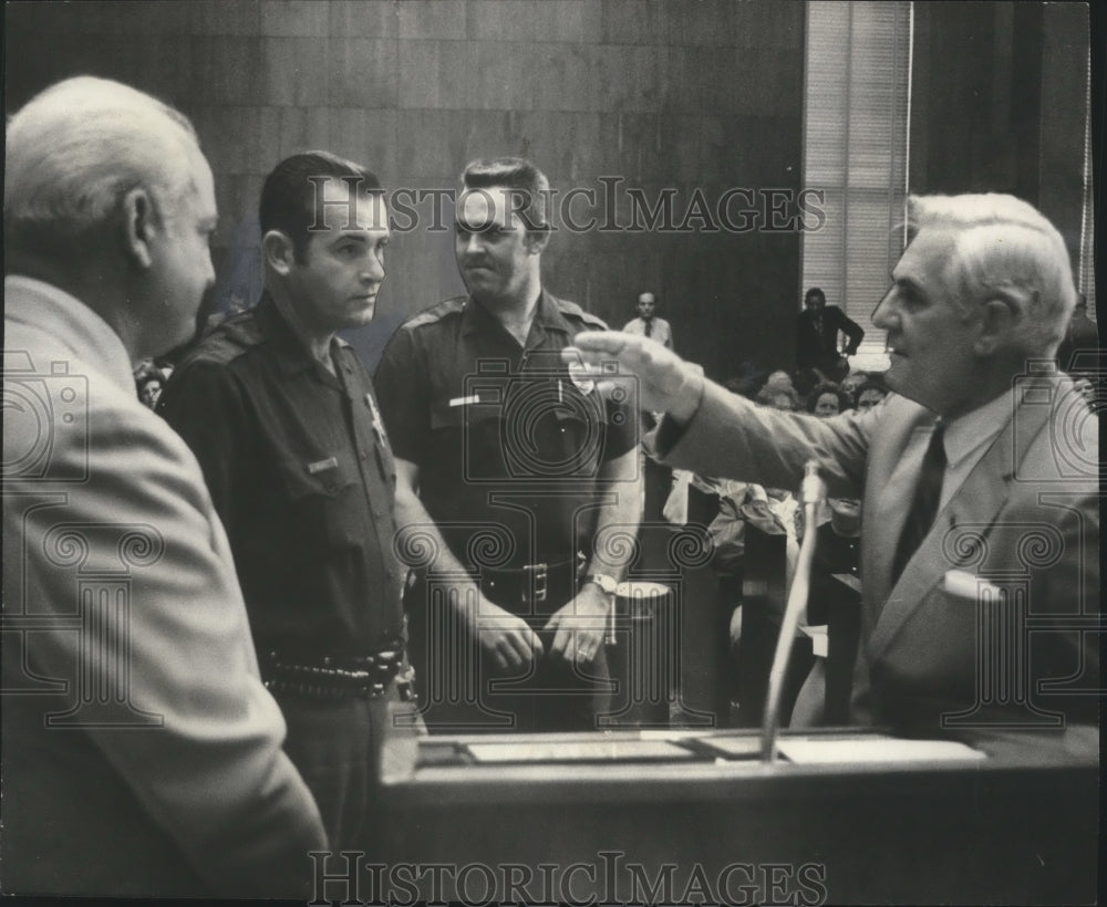 1971, Arthur Moore Jr, Tom Griggs Birmingham Policemen, Mayor Seibels - Historic Images