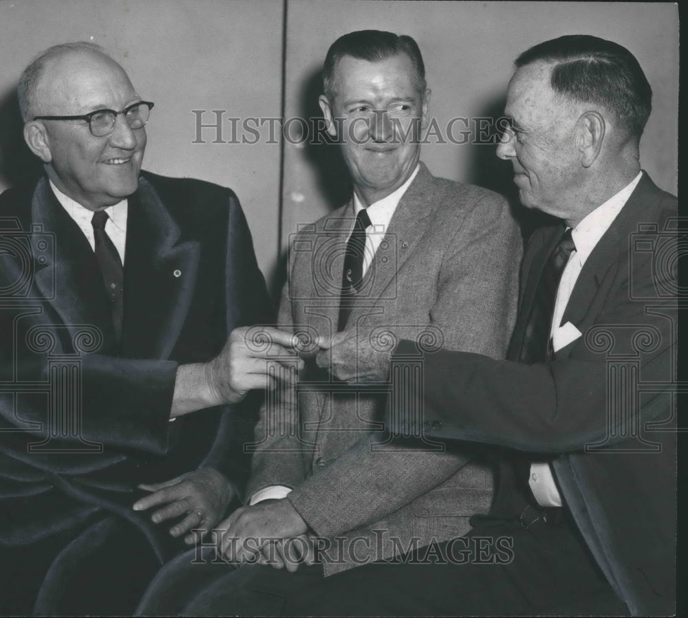 1958, Members of the Birmingham Chamber of Commerce Receive Awards - Historic Images