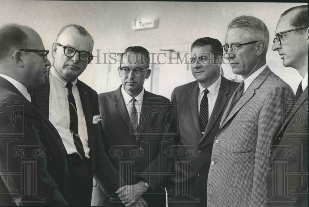 1965 Press Photo National Housing Center trustees hold conference in Alabama - Historic Images