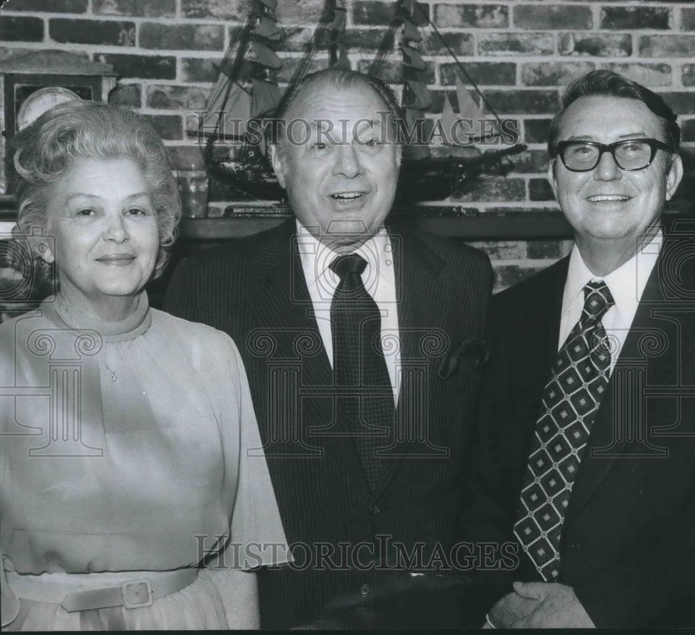 1974 Press Photo Fashion Designer Jerry Silverman at Kennedy party - abno06043 - Historic Images