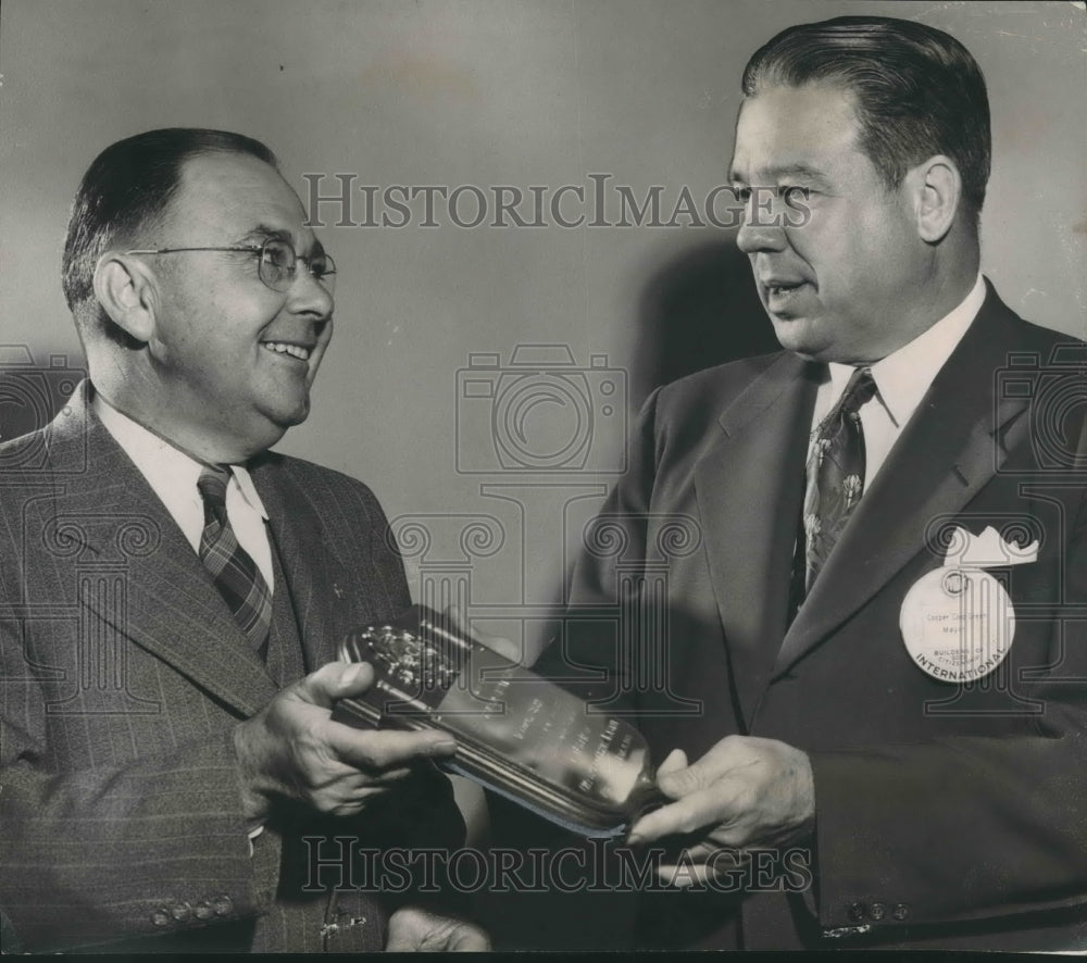 1953 Mayor Cooper Green awards W. K. Lasetter of Civitan Club - Historic Images