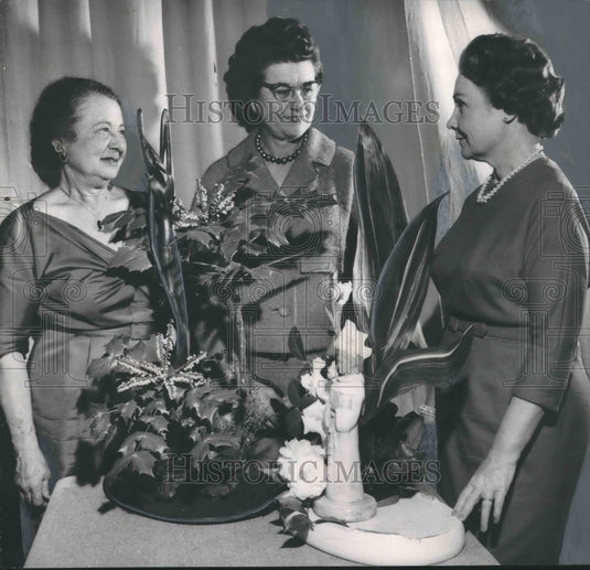 1962, Mrs. H. S. Miller and unknown ladies with flower arrangements - Historic Images