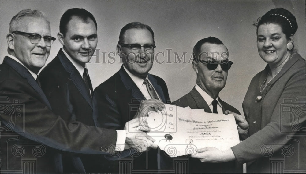 1966 Press Photo INREX at Spain Rehabilitation awards charitable organizations - Historic Images