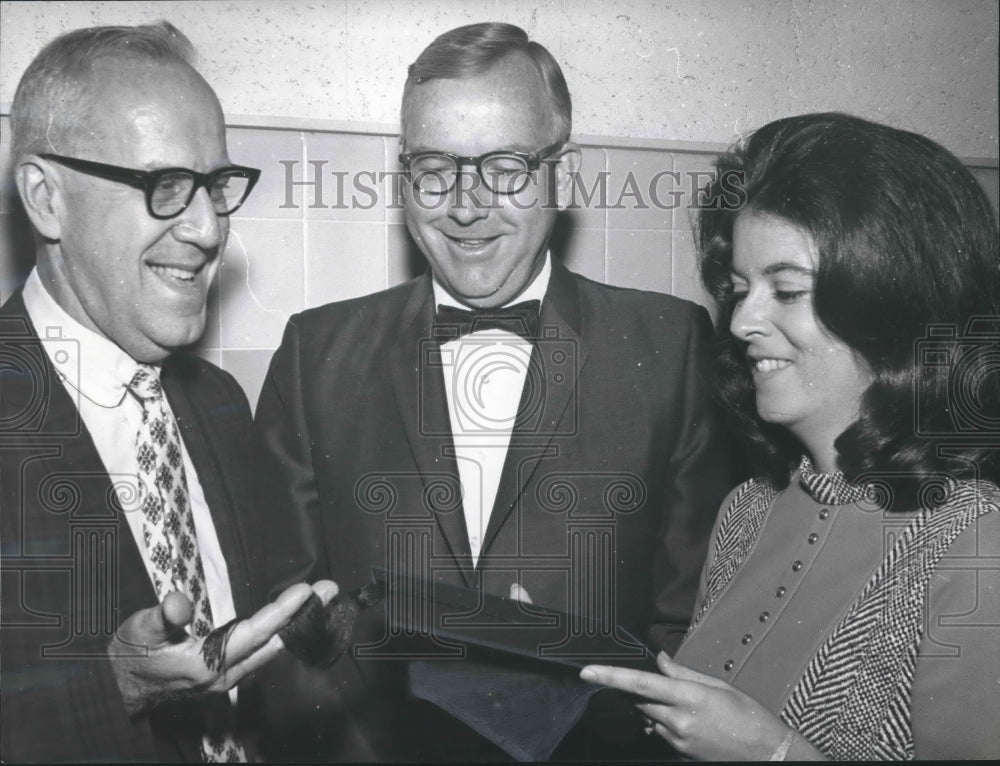 1970 Press Photo Lawrence Miles, Dean, Jacksonville State University &amp; Others-Historic Images