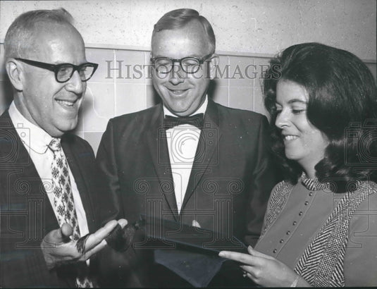 1970 Press Photo Lawrence Miles, Dean, Jacksonville State University & Others-Historic Images
