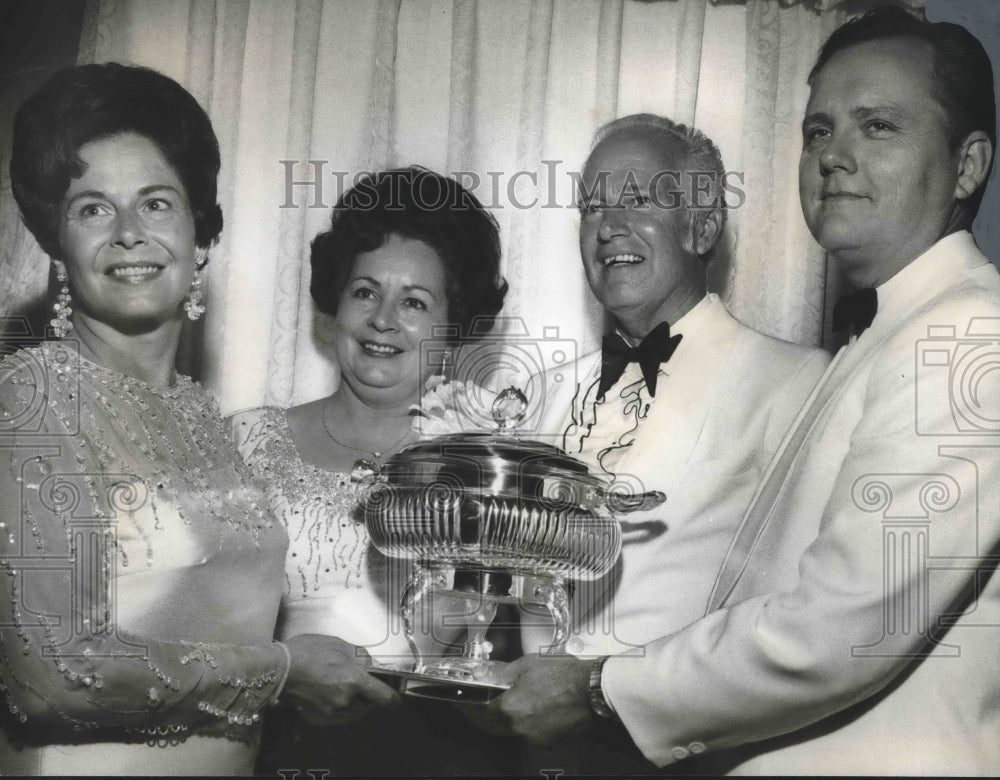 1979, Guests at the president's ball at Green Valley Country Club - Historic Images