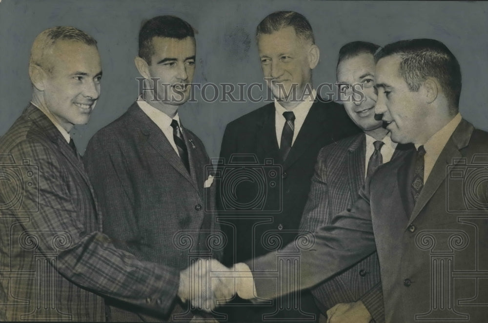 Press Photo F W Nichols &amp; Birmingham Businessmen meet and shake hands - Historic Images