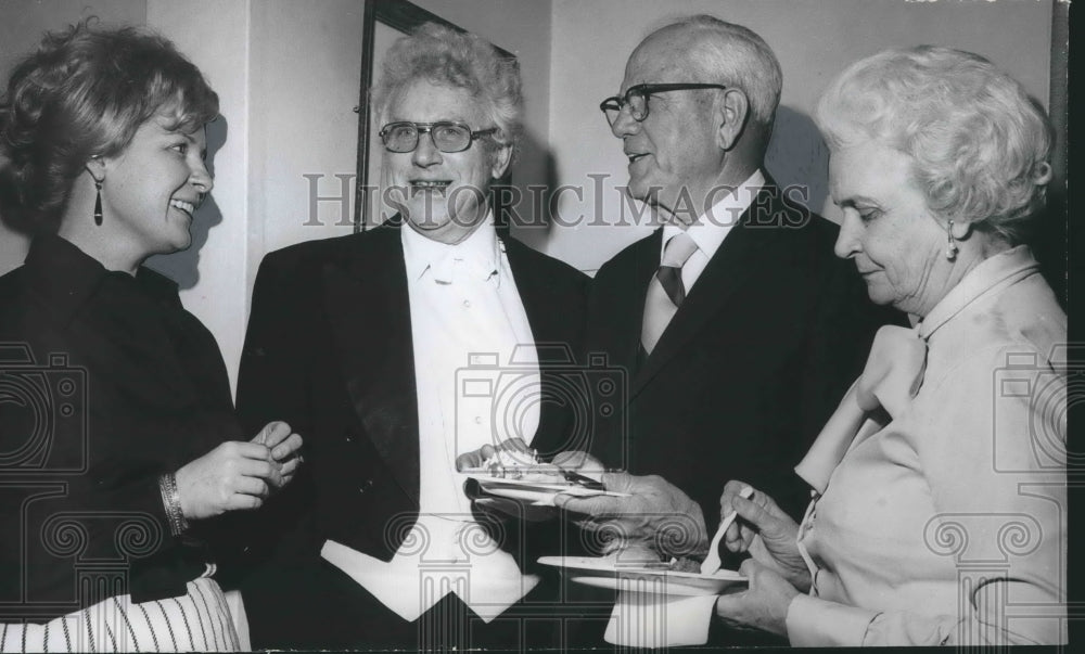 1973 Press Photo Bob Noble, Birmingham Symphony, others plan television concert - Historic Images