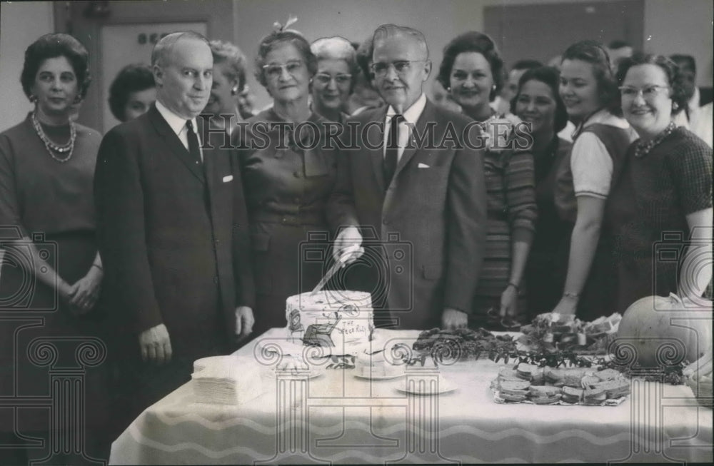 1962 Press Photo Birmingham Postmaster James Roy Moncus with Others at Party - Historic Images