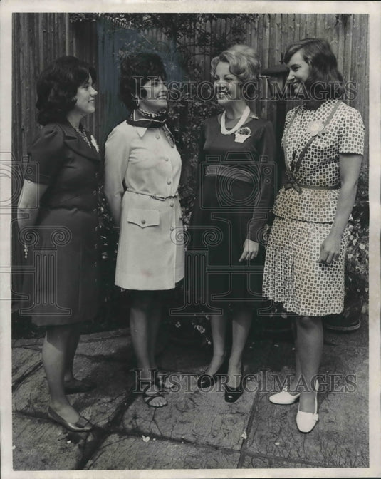 1975, Mrs. Don Hawkins, Mrs Thomas Windham at League coffee - Historic Images