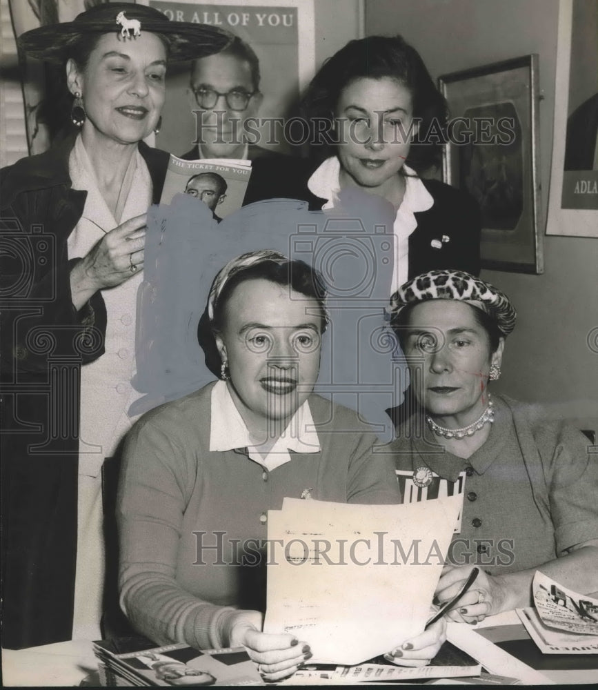 1956, Alabama Democratic campaign workers to get votes for Stevenson - Historic Images