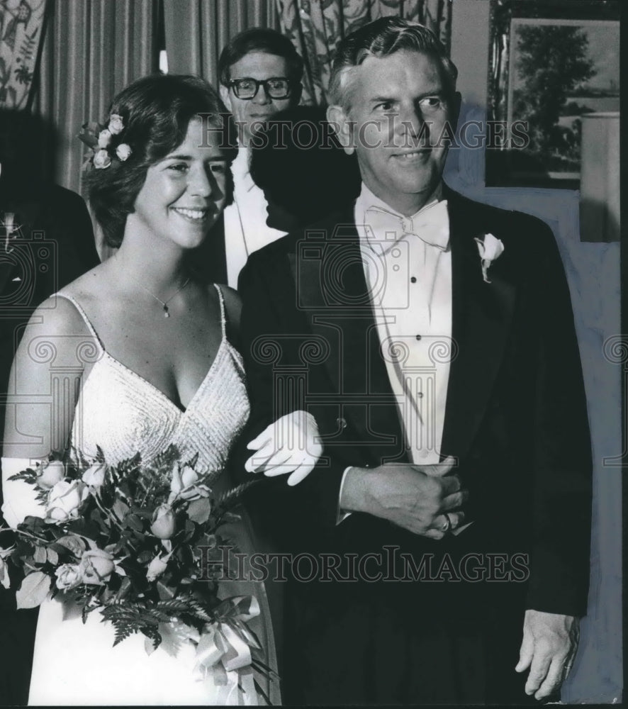 1978 Debutante Louise Sewell and father Joseph at Birmingham Club - Historic Images