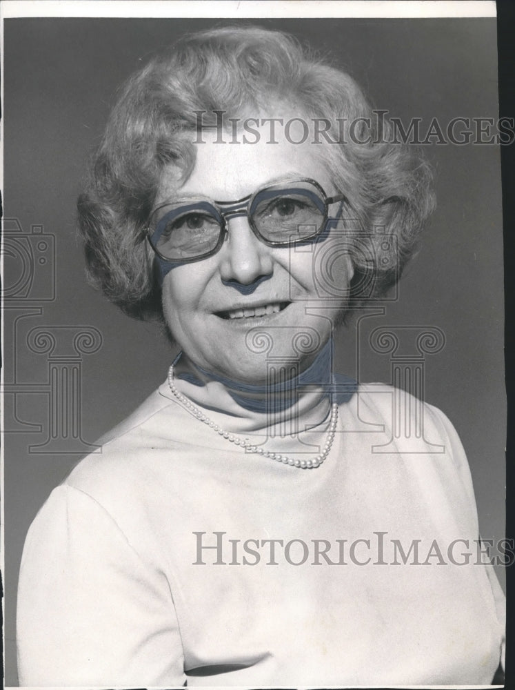 1975 Press Photo Mrs. Hoyle Shull chairman of the Alabama Hair Fashion Committee - Historic Images