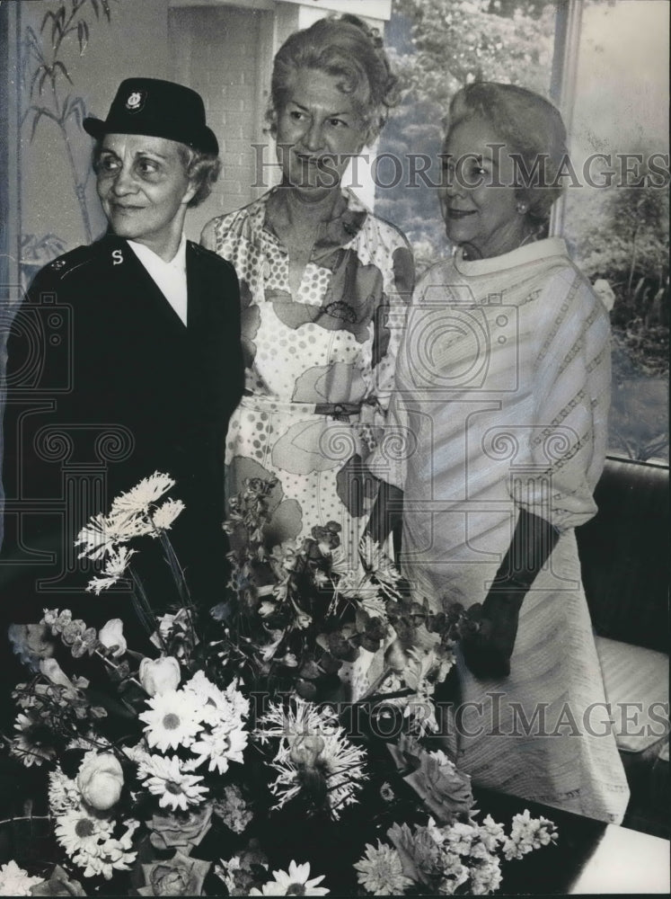 1971 Press Photo President Mrs. Fred Sington Salvation Army Auxiliary, tea party - Historic Images