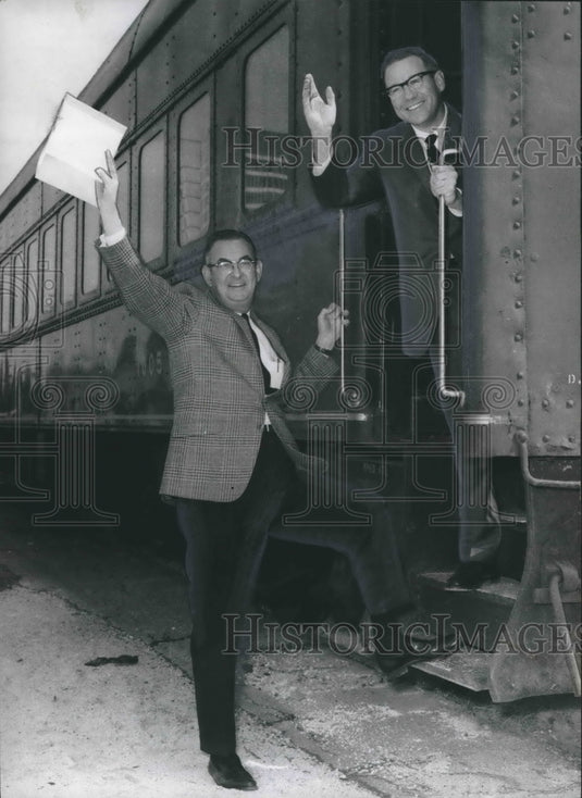 1969, Railroad Club's George Sitton, Southern Railroad's Glen Taylor - Historic Images