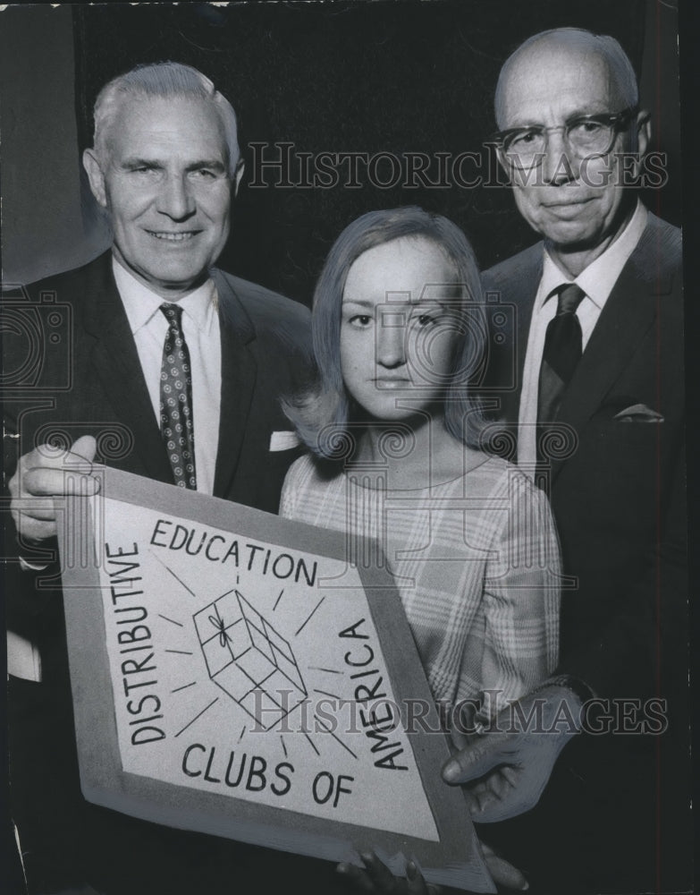 1968, George Seibels, Birmingham Mayor speaks at De Student Banquet - Historic Images