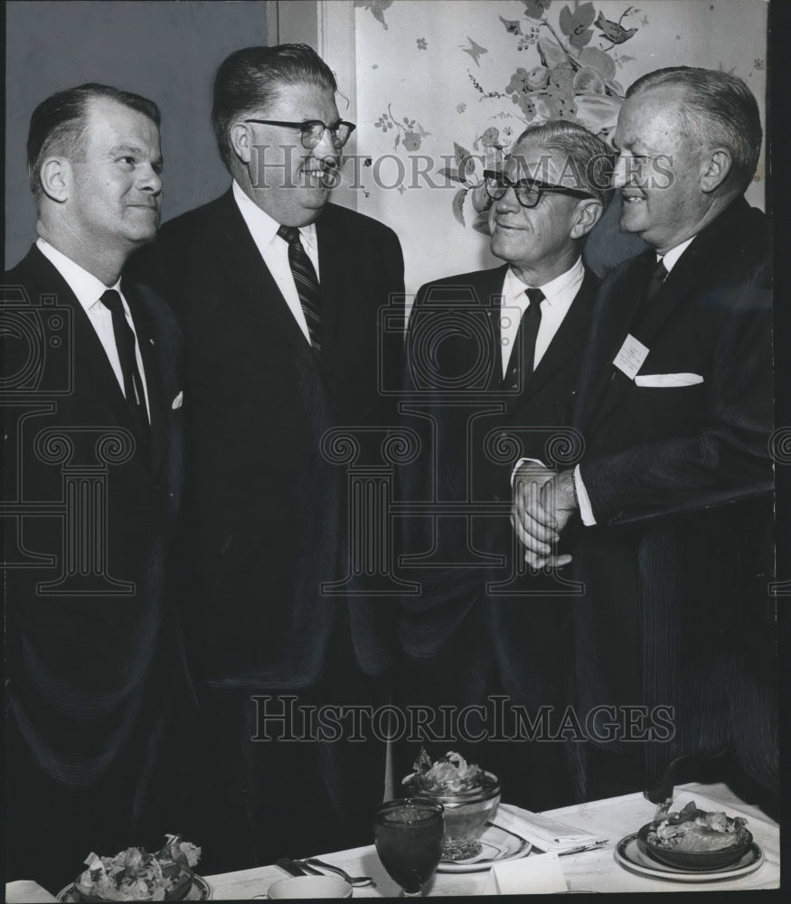 1961 Press photo Vestavia Hills Mayor Robert Guillot, Country Club Managers, AL - Historic Images