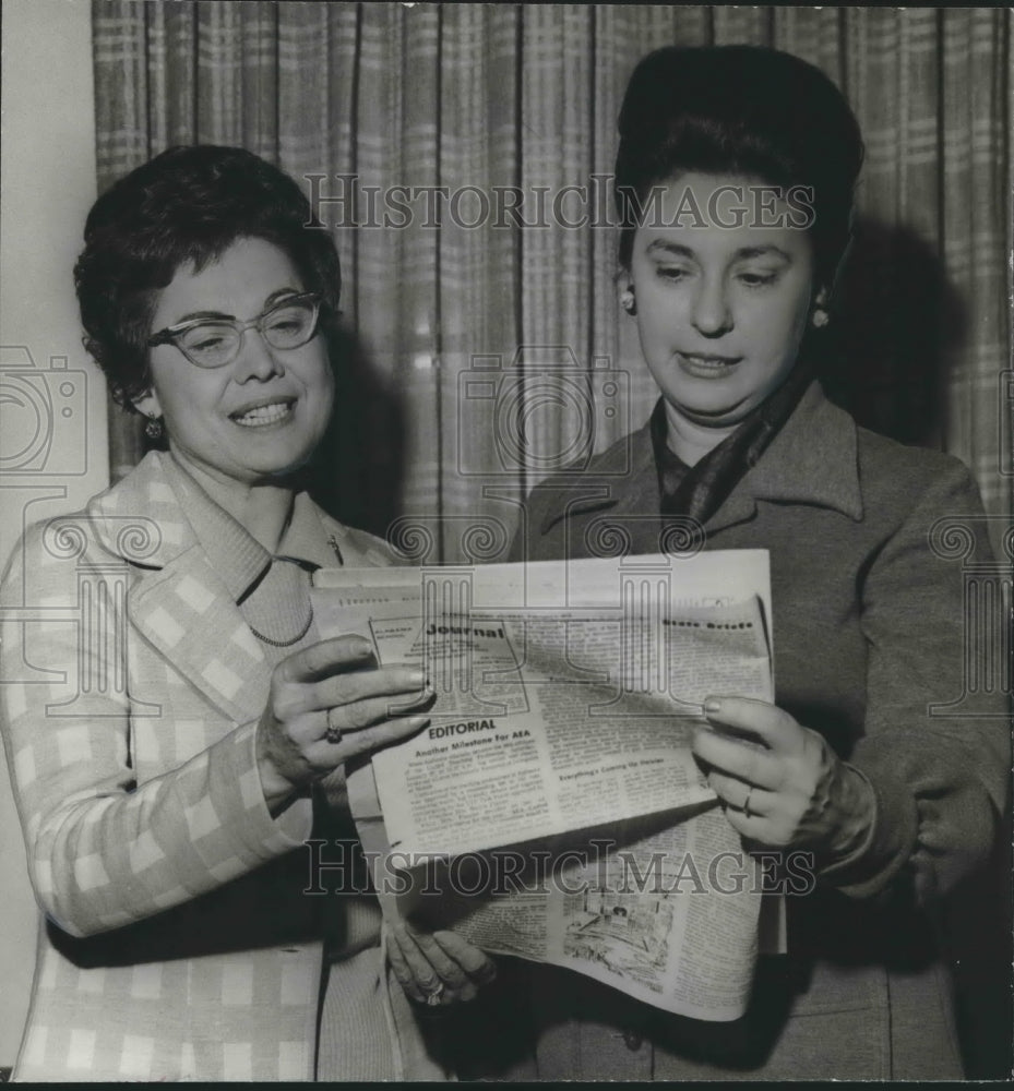 1973, Mrs Mirian Heaton, new President Elect of AEA, beat Mrs Burks - Historic Images