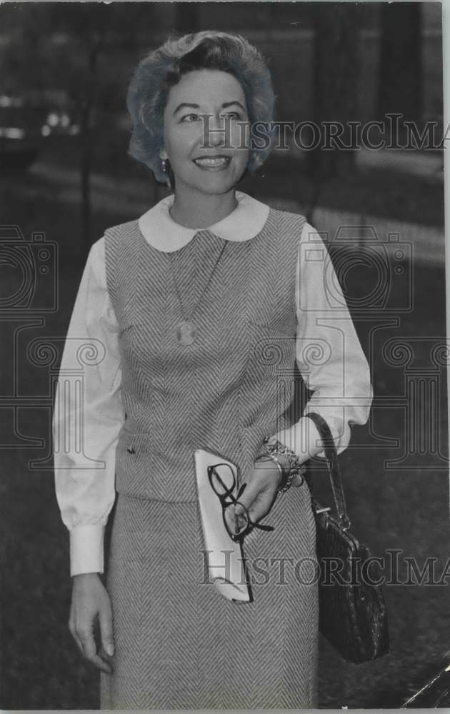 1965, Mrs. George Seibels, Scribbler - abno06968 - Historic Images