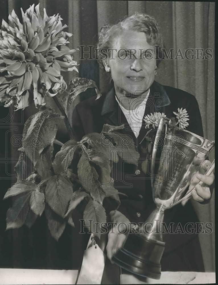 1958, Mrs. R. F. Mims, Flower Show Judge with winning Dahlia, Trophy - Historic Images