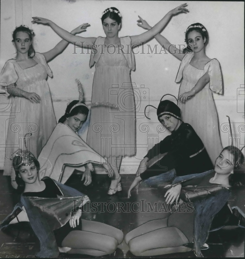 1970 Young dancers appear in &quot;The Merry Wives of Windsor&quot; Opera - Historic Images