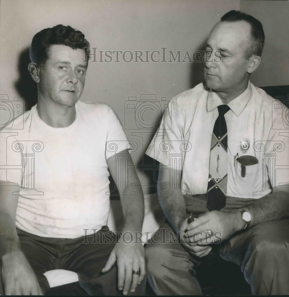 1959 Ralph Keene and Sheriff Brunner Nix at Jasper county jail - Historic Images