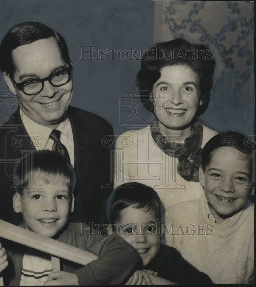 1969, Mr. and Mrs. H. Milton Jones Jr., children Allen, Andrew, Hugh - Historic Images