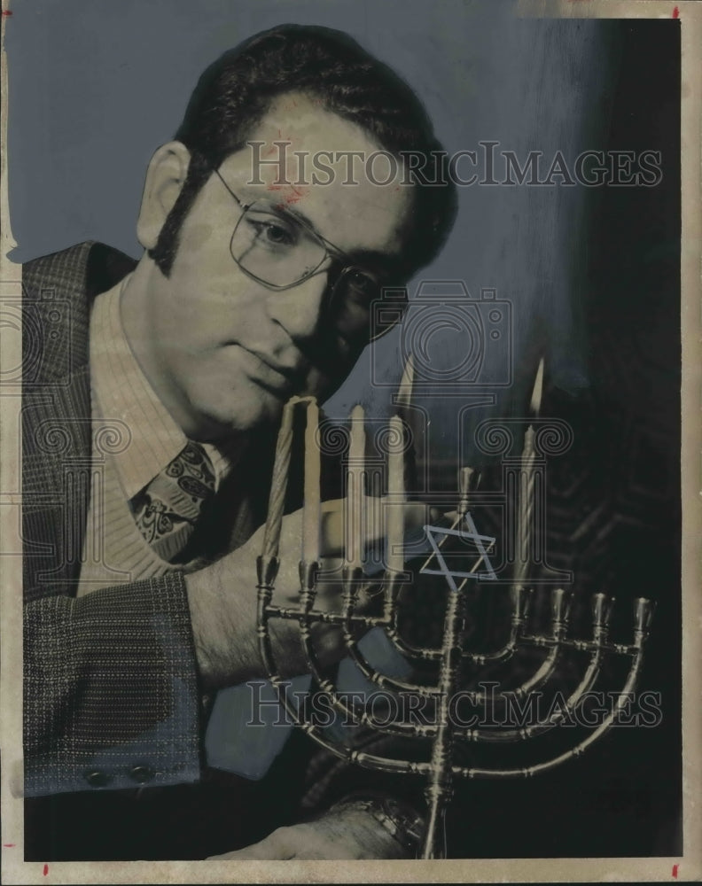 1974 Rabbi Jacobs of Temple Emanu-El, lights Menorah - Historic Images