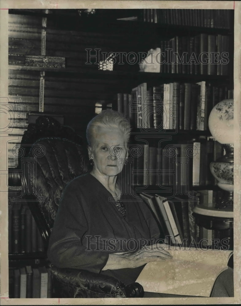 1975, Mrs. Carolyn Luttrell, Talladega County Historian - abno07403 - Historic Images