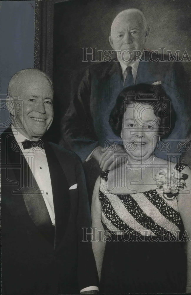 1971, Judge Seybourn H. Lynne and wife presented portrait of Judge - Historic Images