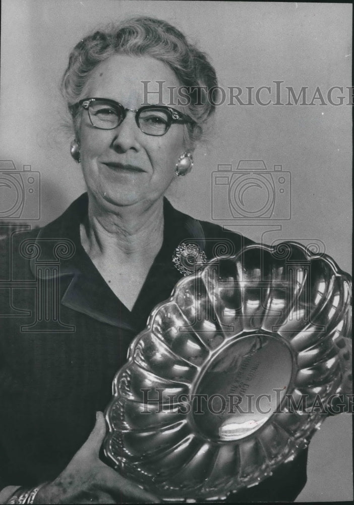 1958 Press Photo Mrs. John A. Neal, Women&#39;s Club House annual award winner- Historic Images