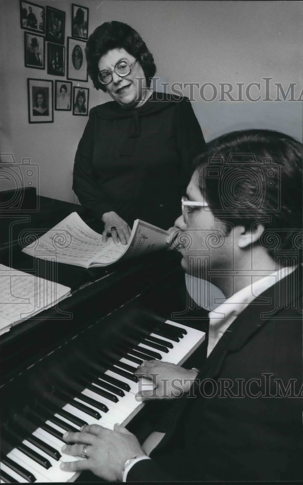 1981 Mezzo-soprano Andrea C. Nelson with Raymond Schutt singing song-Historic Images