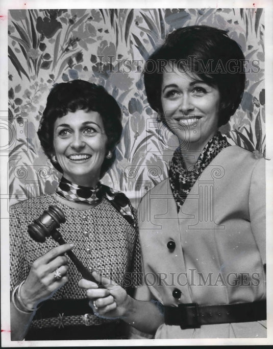 1971, Officers Mrs. Earl S. Morgan Jr., Mrs. William Whitaker Jr. - Historic Images