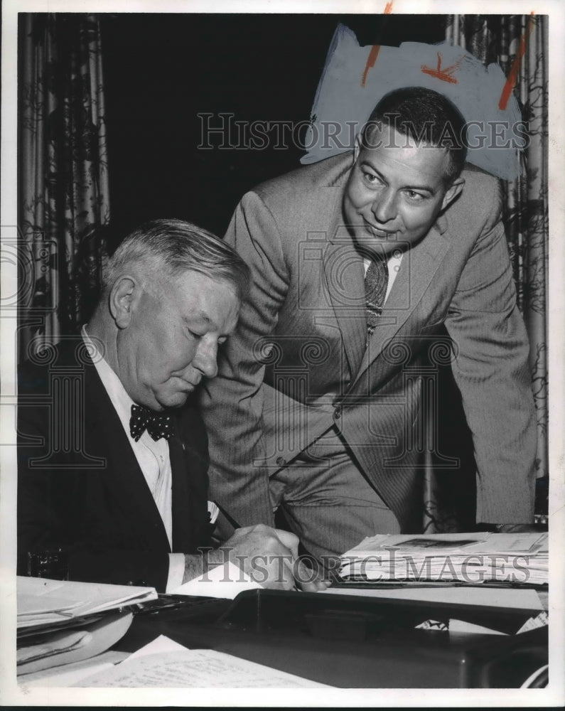 1960 Press Photo Jack McKewen, Alumni Leader with Other - abno07725 - Historic Images