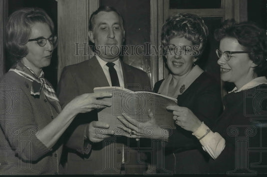 1970, Members of the Huntsville Community Chorus sing from Elijah - Historic Images