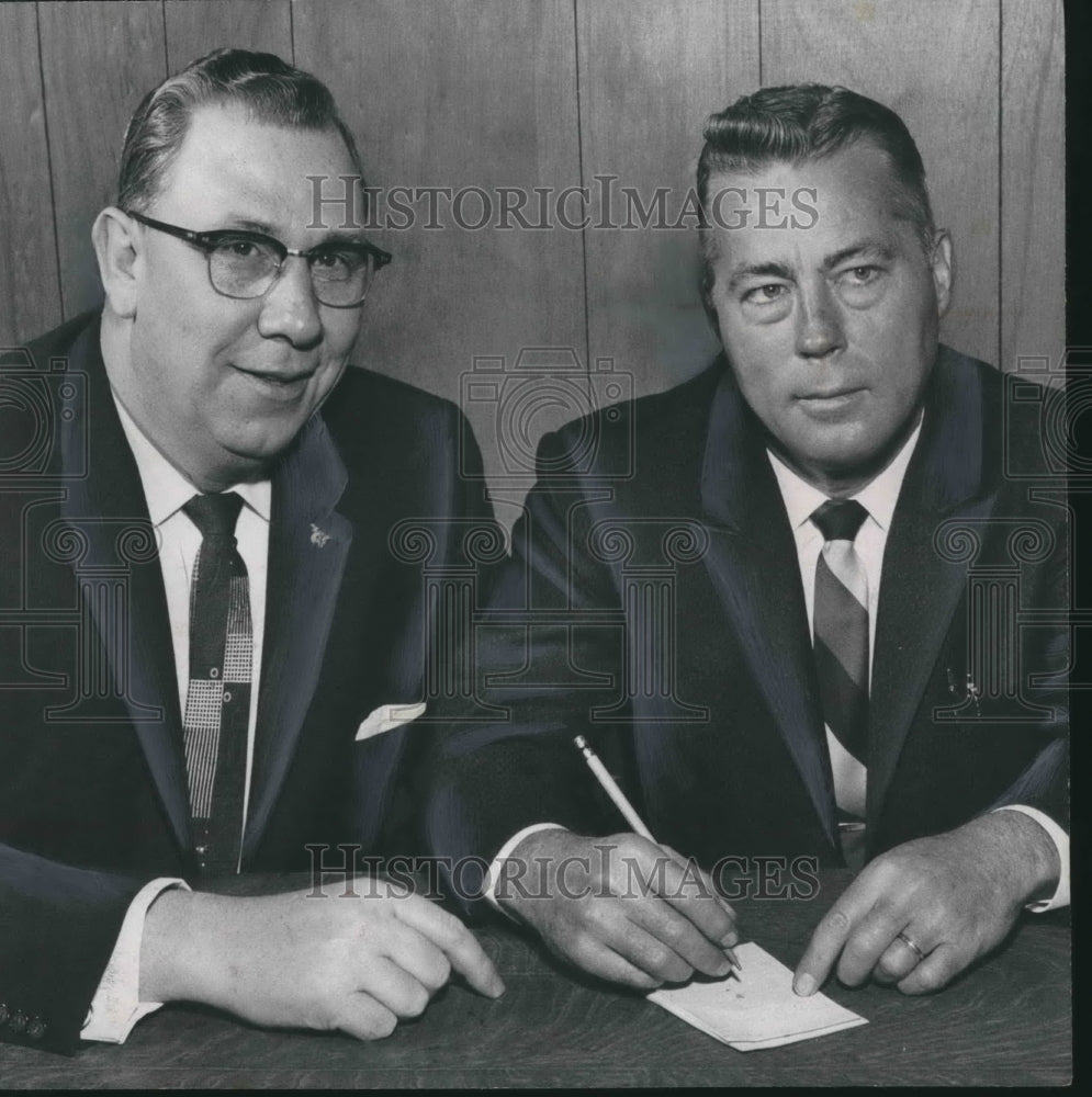 1960, Bessemer, Alabama Mayor Jess Lanier with Frank Lumpkin - Historic Images