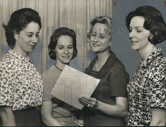 1965 Press Photo Silhouette Dance Club Officers including Mrs. Peter Bolvig-Historic Images