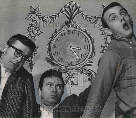 1965 Cast of "Mrs. McThing" with Bill Skipper, former Broadway star - Historic Images