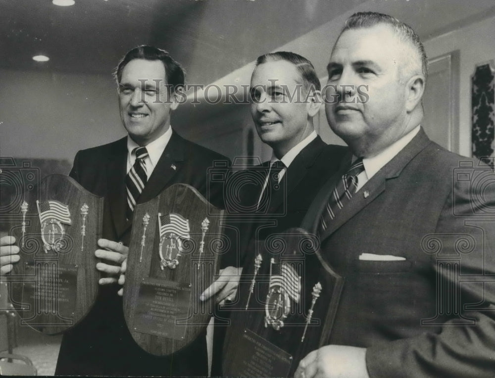 1970 Bill Nichols, Alabama Politician, with Others and award plaques - Historic Images