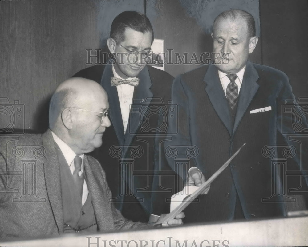 1958, Montgomery, Alabama Circuit Judge Walter B. Jones with Others - Historic Images