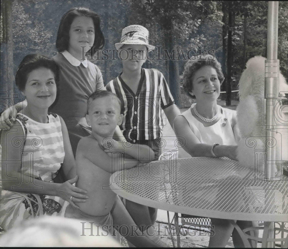 1963, Mrs. M. P. Schneider Junior with children of the Scribblers - Historic Images