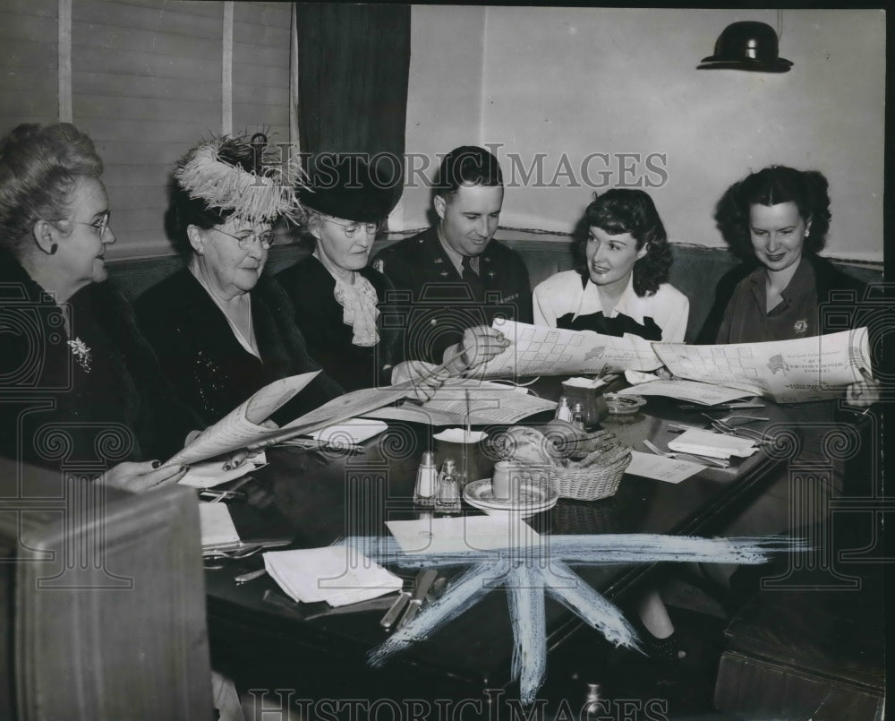1948, Gail Patrick (Jackson) Gathering - abno08466 - Historic Images