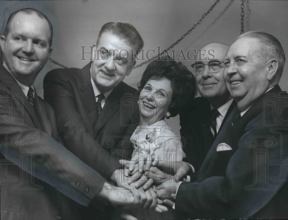 1969, New Officers at Eastern Area Chamber of Commerce - abno08467 - Historic Images