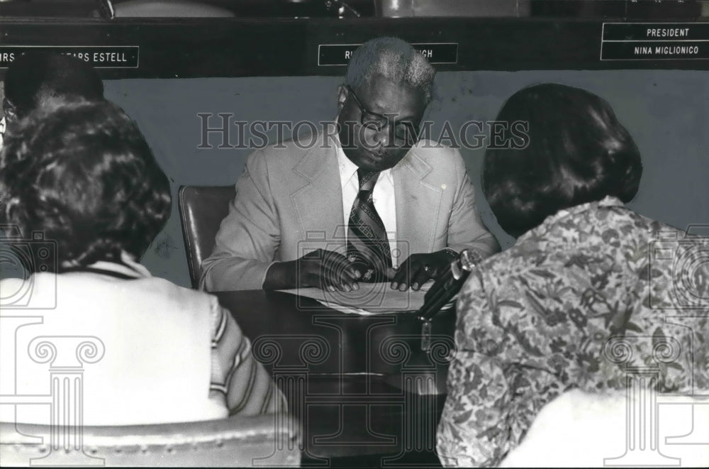 1978 Press Photo Benjamin Greene Works During CAB Meeting, Birmingham City Hall- Historic Images