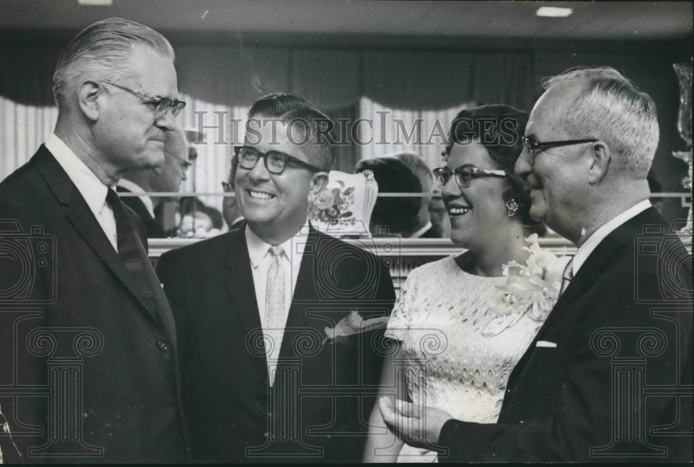 1965 Press Photo L. R. Jordan, Executive Director, Birmingham Baptist Hospitals-Historic Images