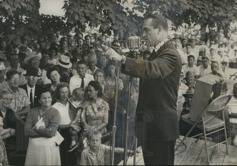 1962, George C. Wallace Campaigning in North Alabama for Governor - Historic Images