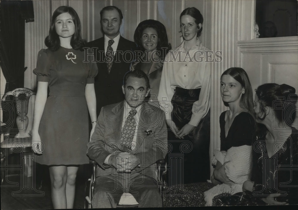 1973, Governor George Wallace, Wife Meet School of Fine Arts Students - Historic Images