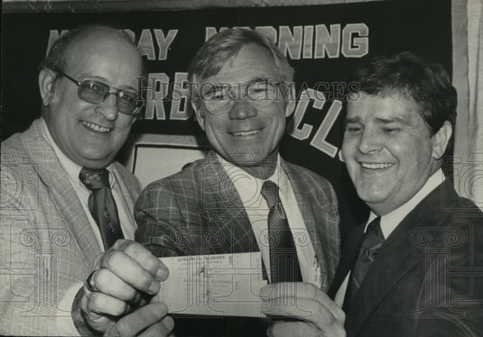 1977 Tom Rast, realtor, & others of Alabama quarterback club - Historic Images