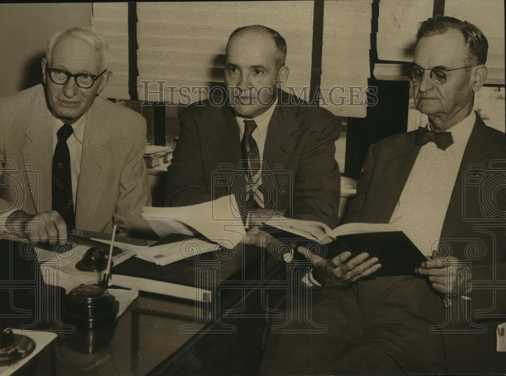 1954 Ben Ray, chairman &amp; others of Alabama Democratic Executives - Historic Images